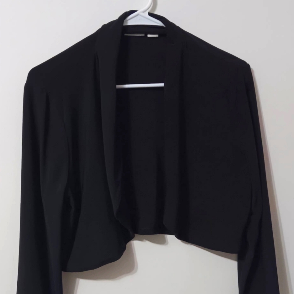 Elegant Black Cropped Blazer